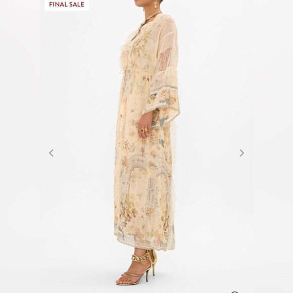 31 NWOT 1000.00CAMILLA Pintuck Layer With Lace Detail
Adorned In Antiquity SMALL - Picture 6 of 11